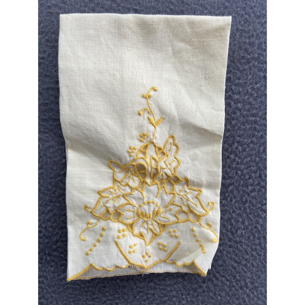 Vintage White Linen Guest Towel Yellow Floral Embroidery Cutwork Scalloped Edge